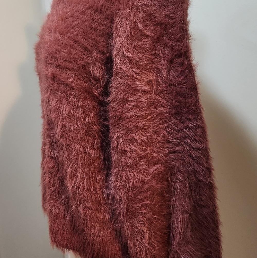 London Kaye Red Fuzzy Furry Sweater Stretch Faux Fur Size M - Picture 3 of 8